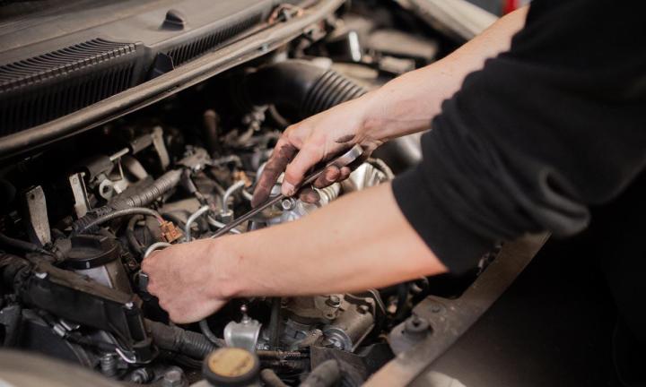 Un garage spécialisé dans la vente et l’entretien automobile
